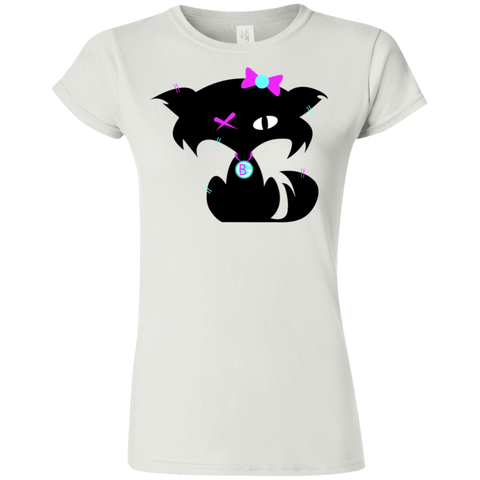 Fly Kitten Back in White T-Shirt with Medallion on Back